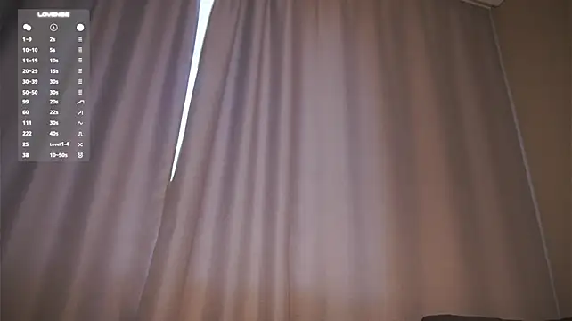 LinnHigh - I starting to play with my kitty