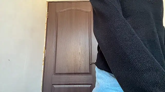 RolandeRohrs - Run my fingers from neck to big tits!