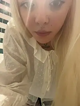 Badblondie - Pull down panties ! shake booty