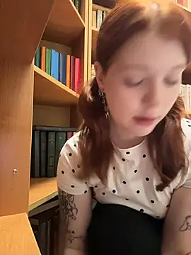 Freaky__Nikki - sexy toungue tease ;p