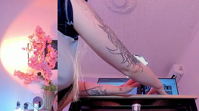 Siouxsie_cenobite - (❁´◡`❁) Naked + squirt (2 min control)