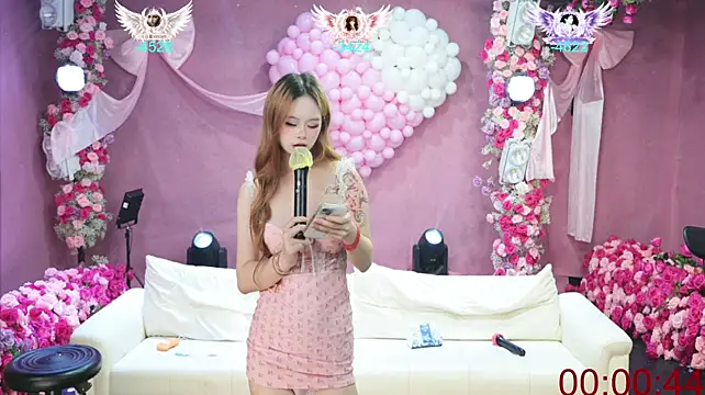 Mkong-001 - 指定女孩脱掉上衣Take off your top