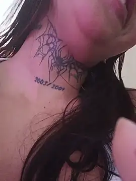 LunaRose18 - spanks ass