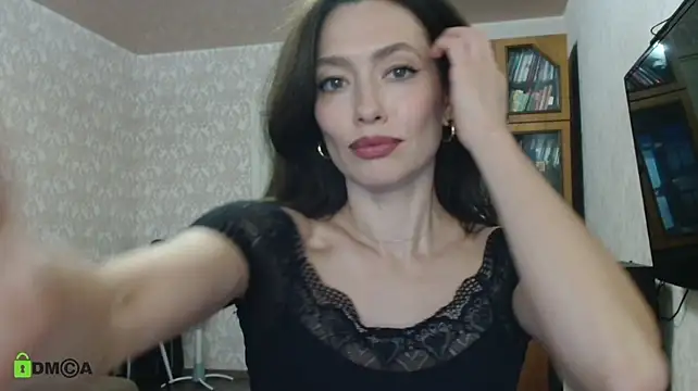 Alicia_NaturalBeauty - dancing ass
