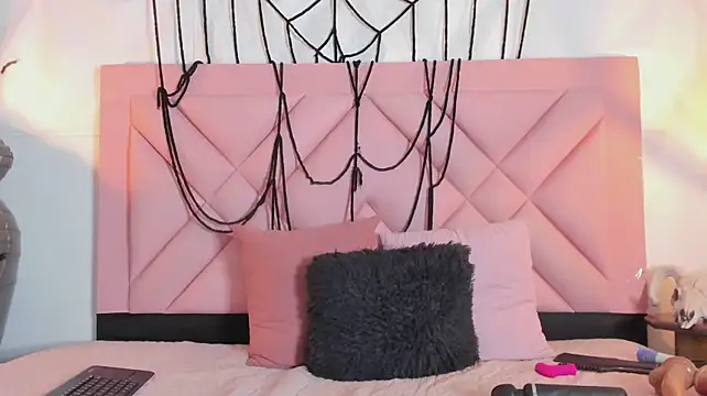 Caroline_daring - Public anal sex