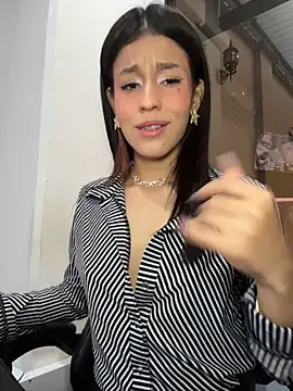 Alejandra_ospina - RIDE DILDO UNDER THE TABLE IN OFFICE 💦