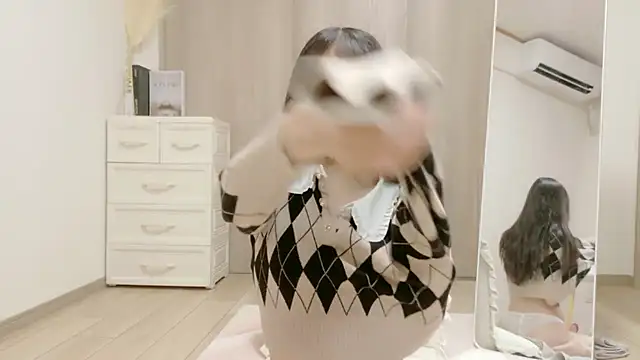 Ririkachan_v - パンツも脱いじゃう🥺