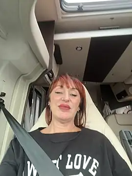 AlessiaSarti - Le mutandine attaccate al vetro