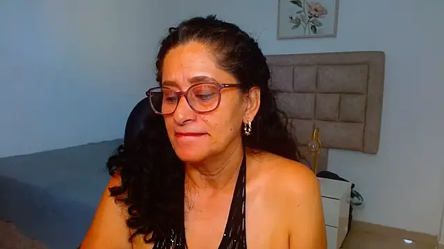 Juanitaaxooxx - show huge tittys
