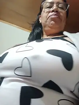Emilif_ - Montar Almohada + Fingir Orgasmos