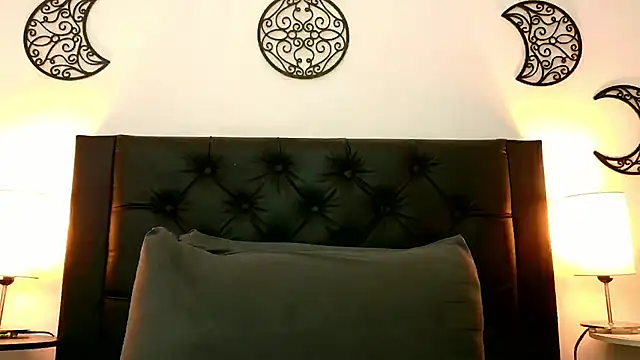 NatalyGuzman26 - Rub nipples