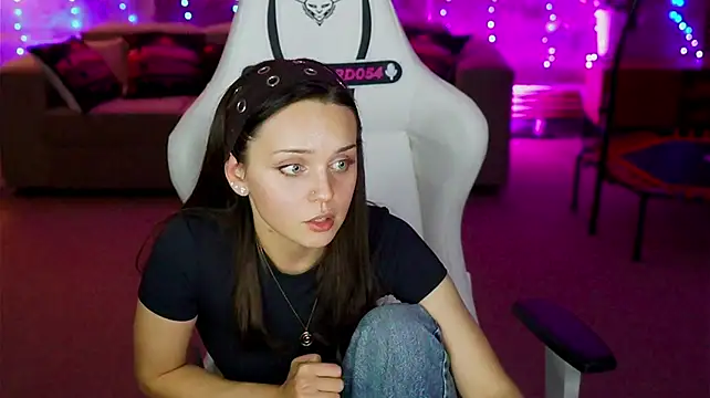 Olivia054_Sweet - show tounge