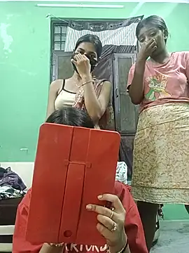 Queen_queen - Boobs show