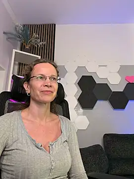 AnnikaRose - Naked Orgasmus + LT free clip