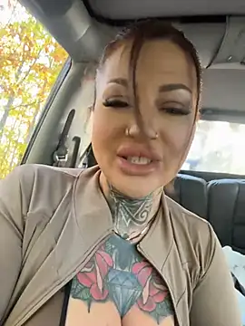 Krysstal003 - Fuck dildo outside+vid last tipper