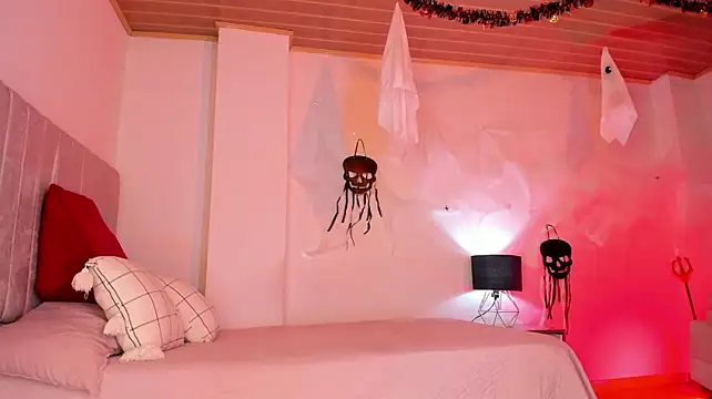 Tylla__ - oil ass+smacks 😈🔥