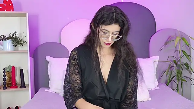 SophieGomez22 - Play with Osci and make me get orgasm!!