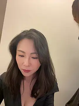Eva10069 - 公众咖啡厅真空下半身行走人群