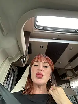 AlessiaSarti - Le mutandine attaccate al vetro