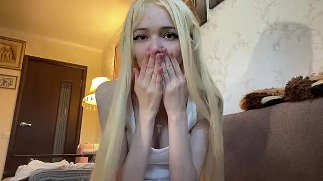 HannaGetta - tease my skirt and flash my ass