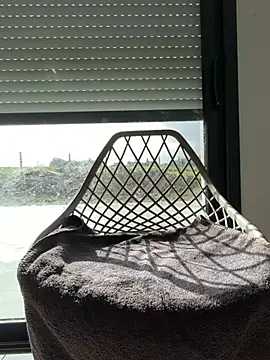 Giuliana_baby - GODE OU 3 DOIGTS PUSSY + 1🎁