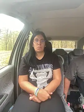 JessicaTwist - Szex az erdőben meztelenül