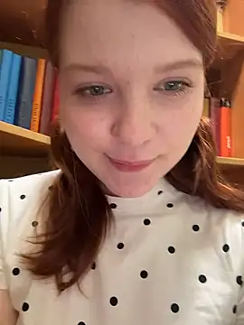 Freaky__Nikki - flash my tits in library 💕