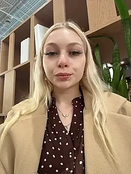 AngelinaTous - I'll show you my boobs on the street🌸