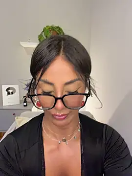 Brownfitbabyy - Show pussy close 🍫 Mostrar bucetinha