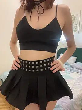 YankiGirl - Take a peek under my skirt