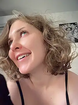 KellyKeler - Spank till pink Rrrr🍑🌸