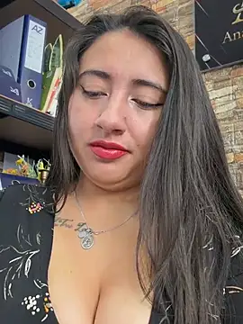 _Sarah-Office1 - Don't stop vibrating, FUCK DILDO😈