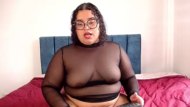 Mikaela_moreau - Oil on my boobs