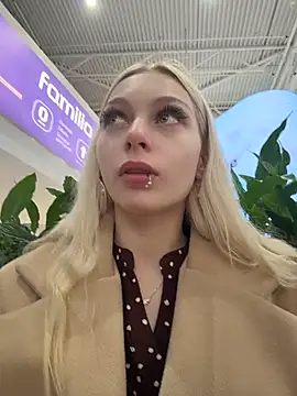 AngelinaTous - I'll show you my boobs on the street🌸