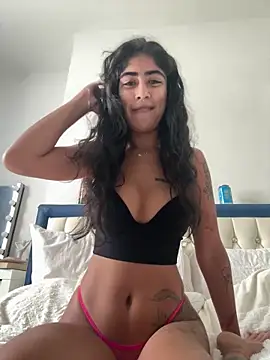 BadGalViVi - Strip