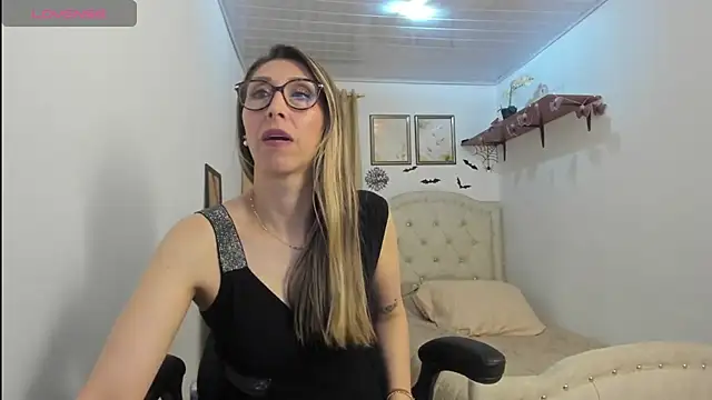 Scarletfs - Show Tits