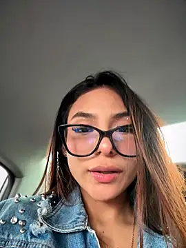 Amira_cute2 - TOUCH CLIT+CONTROL TOY 3 MIN
