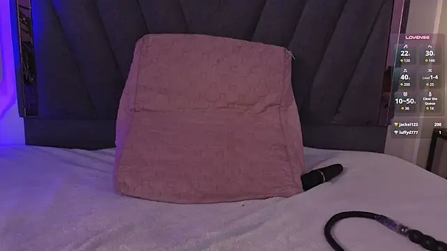 Aprildreams19 - 🥵 Use the whip on my hot body