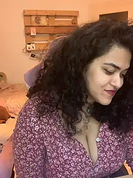 Curvydesifromgermany - Oil on tits