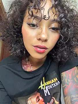 LizStorm_ - make that pussy get cream with domi