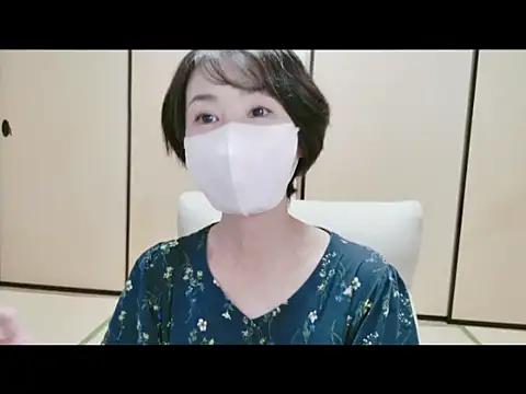 XxArisaxx - ワンピースを脱いで谷間アップ