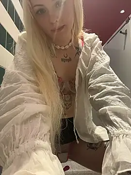 Badblondie - Remove my sexy bra! show boobies