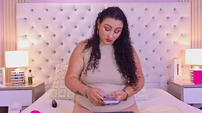 VaniaRouse - show pussy