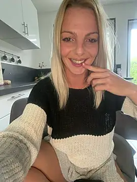 Lili_hot00 - Dildo en verre pussy👅