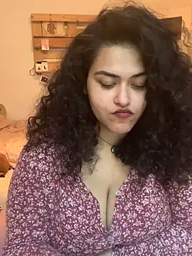 Curvydesifromgermany - Oil on tits