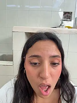 MeggyMae_ - show my pussy + rub clit