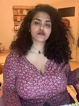 Curvydesifromgermany - Oil on tits