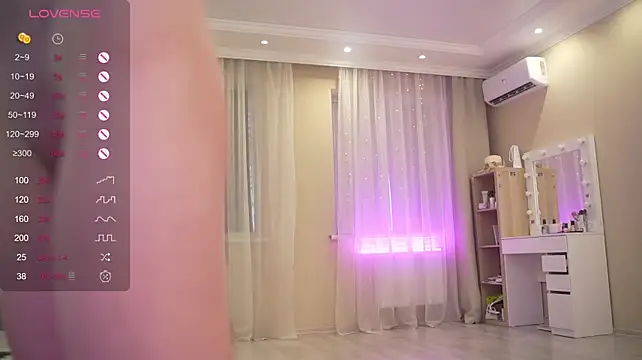 Bananalizzy - Touch ass close up ♡