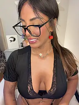 Brownfitbabyy - Show pussy close 🍫 Mostrar bucetinha