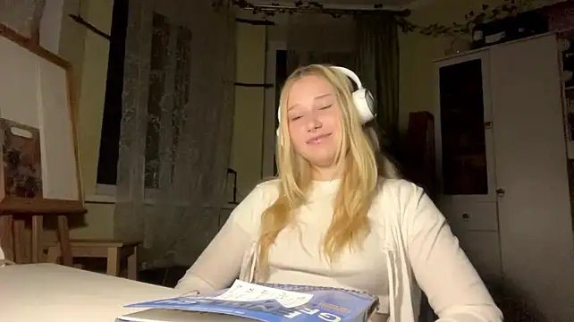 KayleighIacovone - if you like me